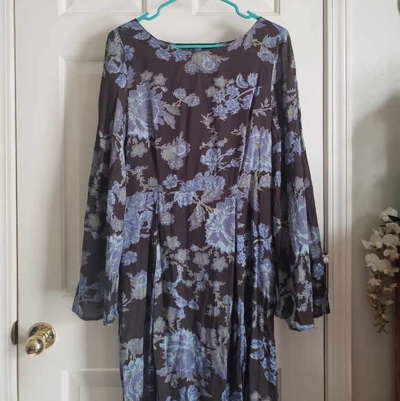 floral flutter sleeve maxi dress